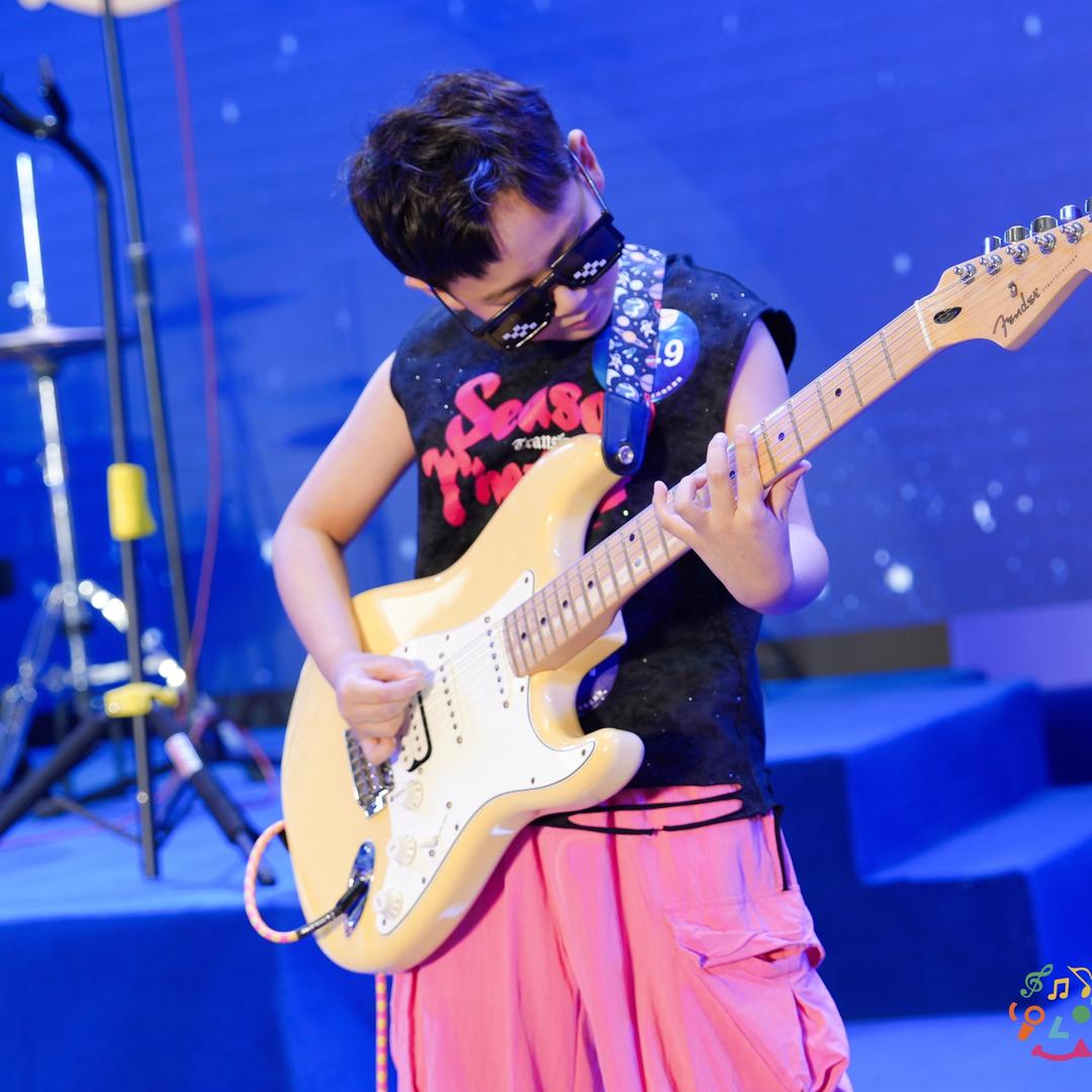 🎸爱弹吉他的鼓手班尼🥁