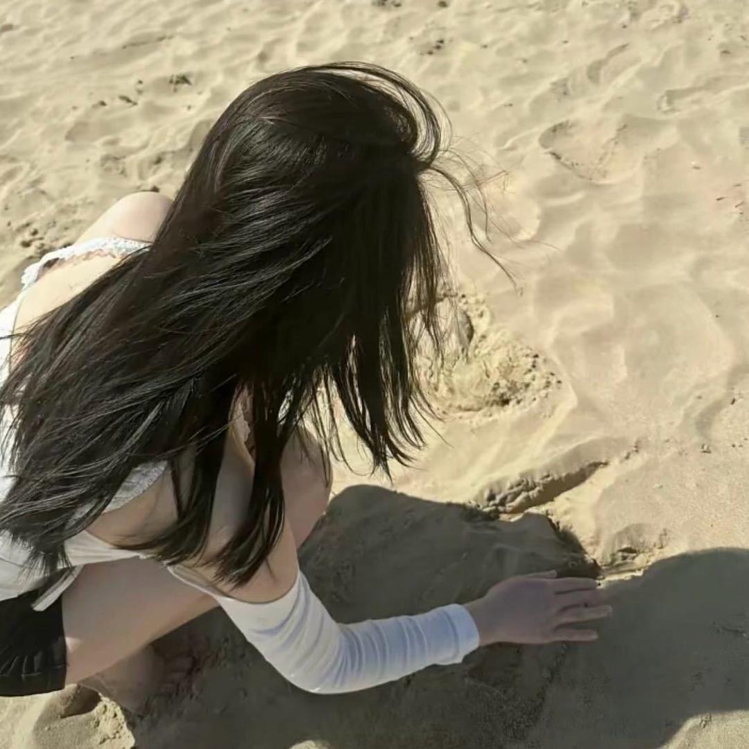 亦.