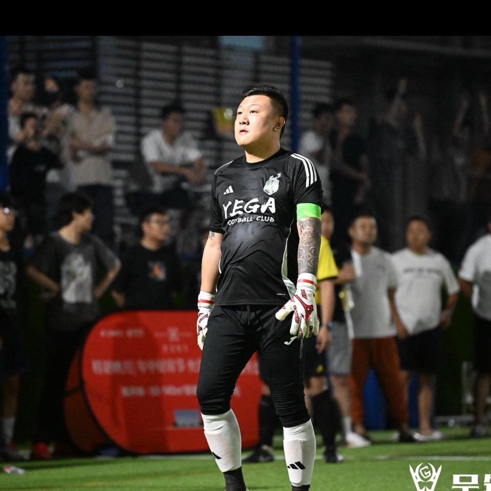 L。先生