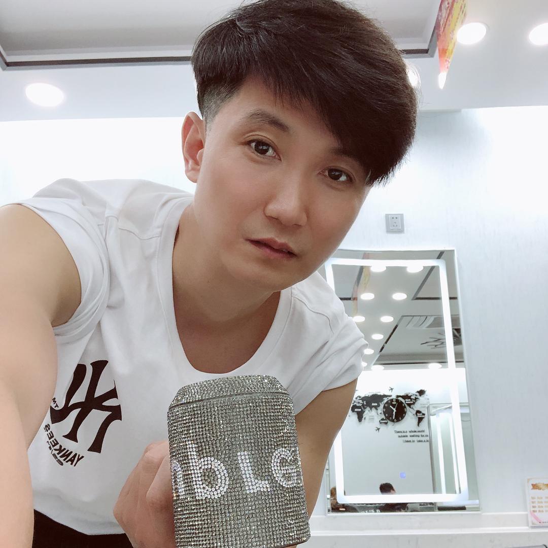 丝鹰形象设计工作室（要提前预约哦）