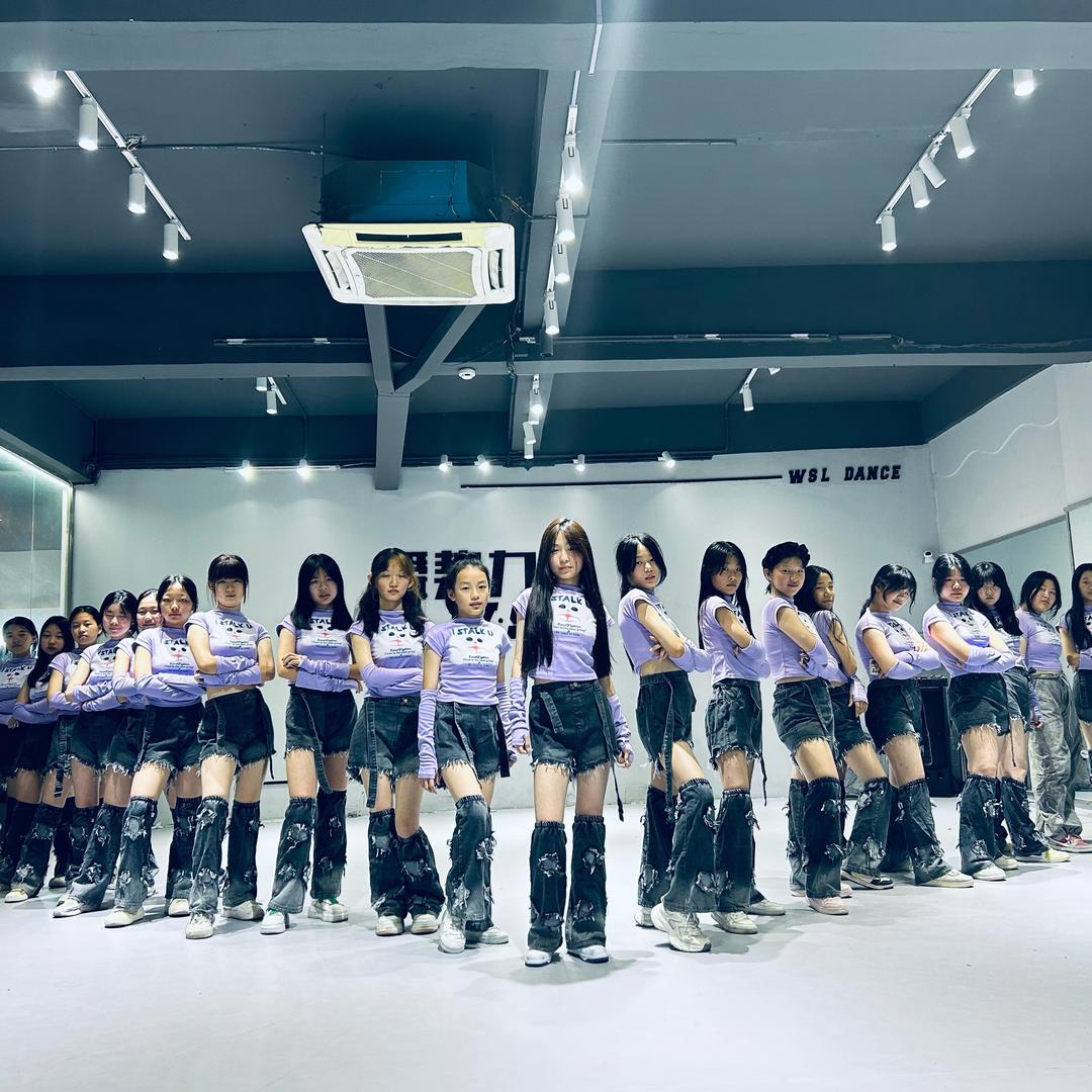 固始热干面女孩（舞势力爵士）