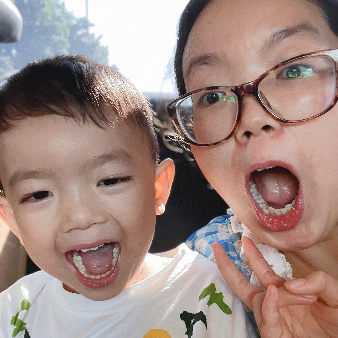 疯子妈妈陪泽泽追光