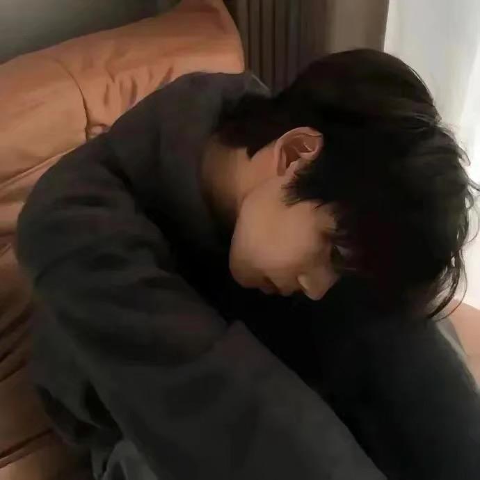 小余仰卧起坐起不来（沉淀ing…）