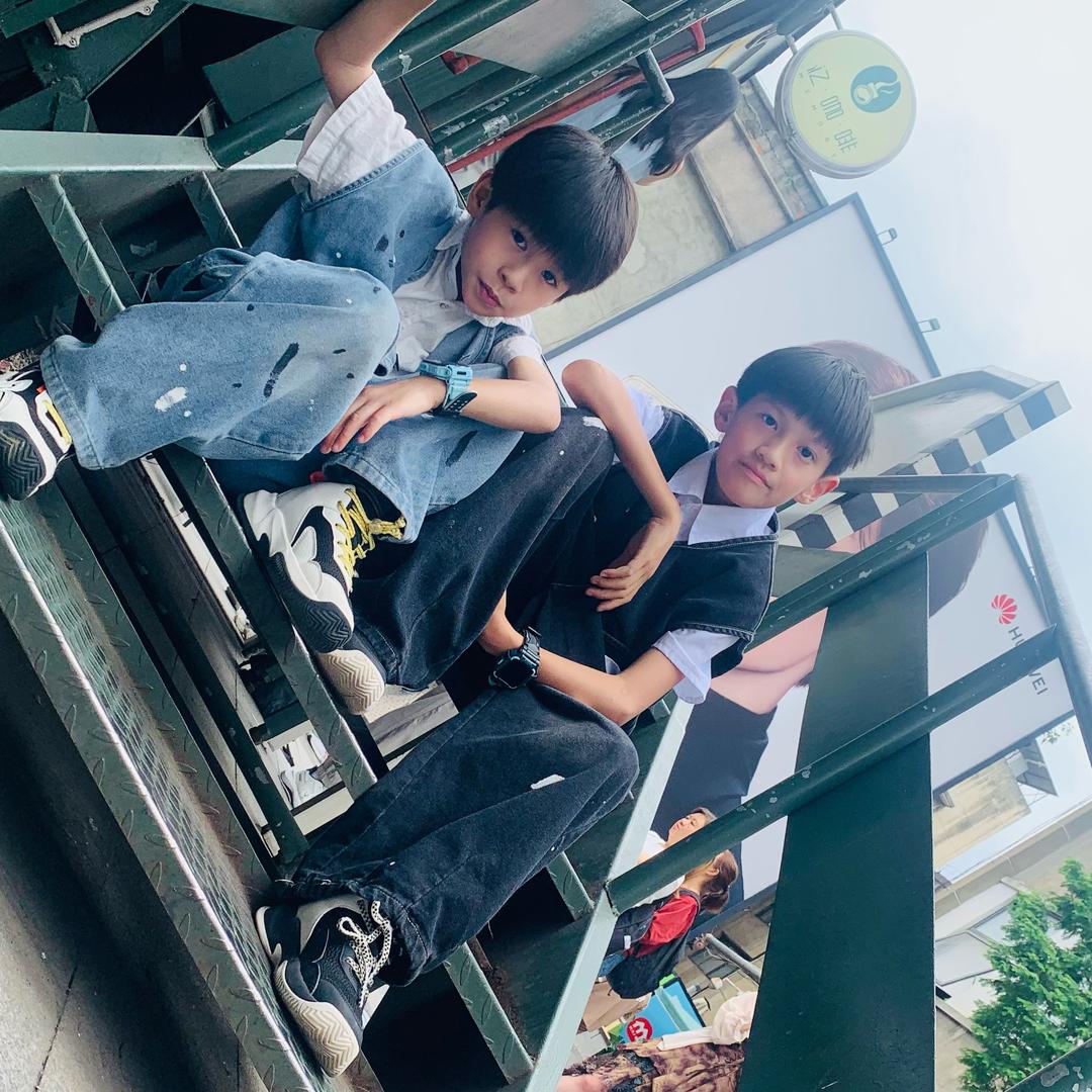「鱼右失控放映厅🎥」