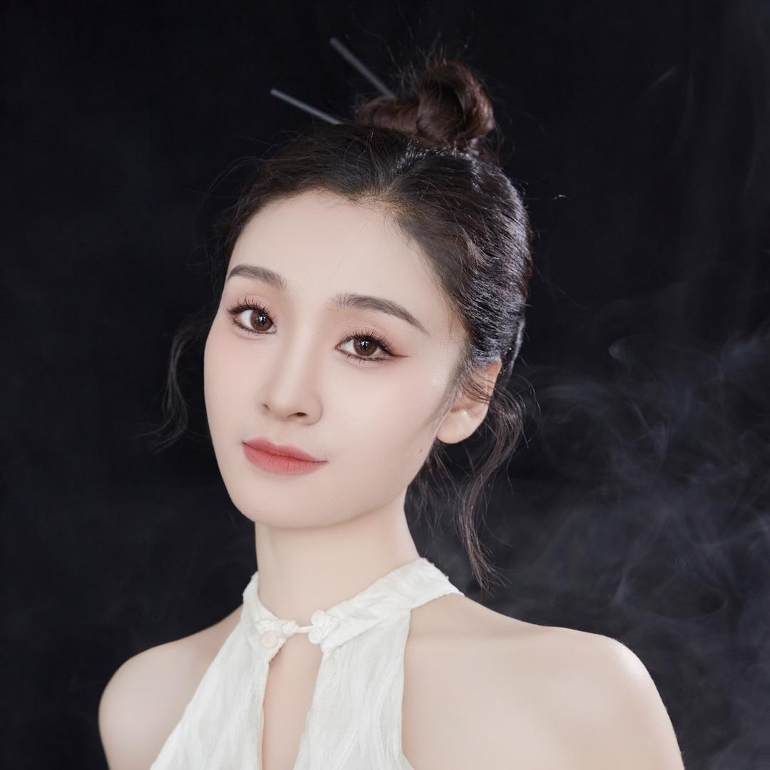 居然甄选
