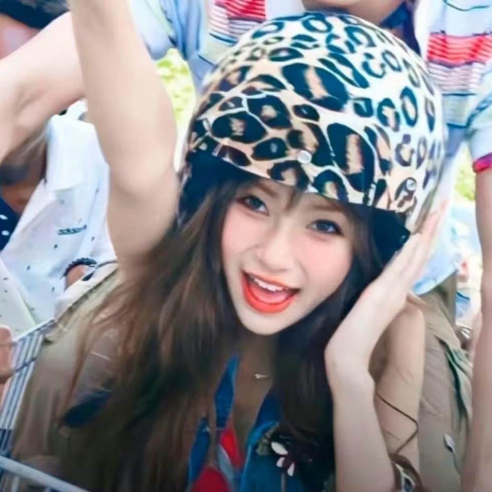 别偷看我的蟹黄堡秘方🍒