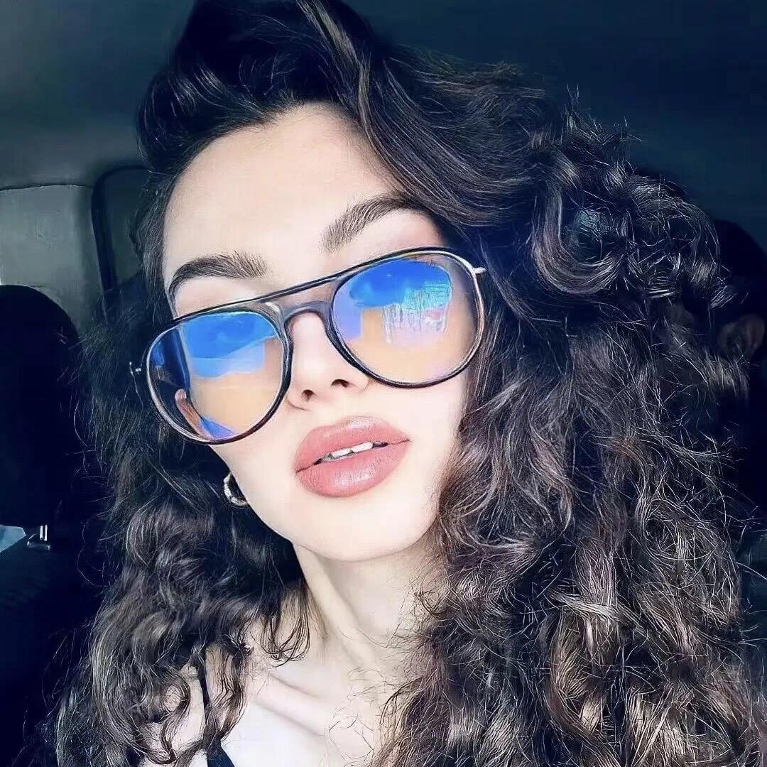 ℡﹏хéЯ↭ηãź"