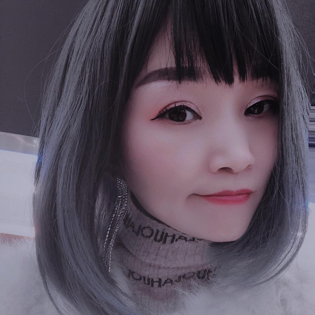 《向前服饰》一站式潮酷女装批发！