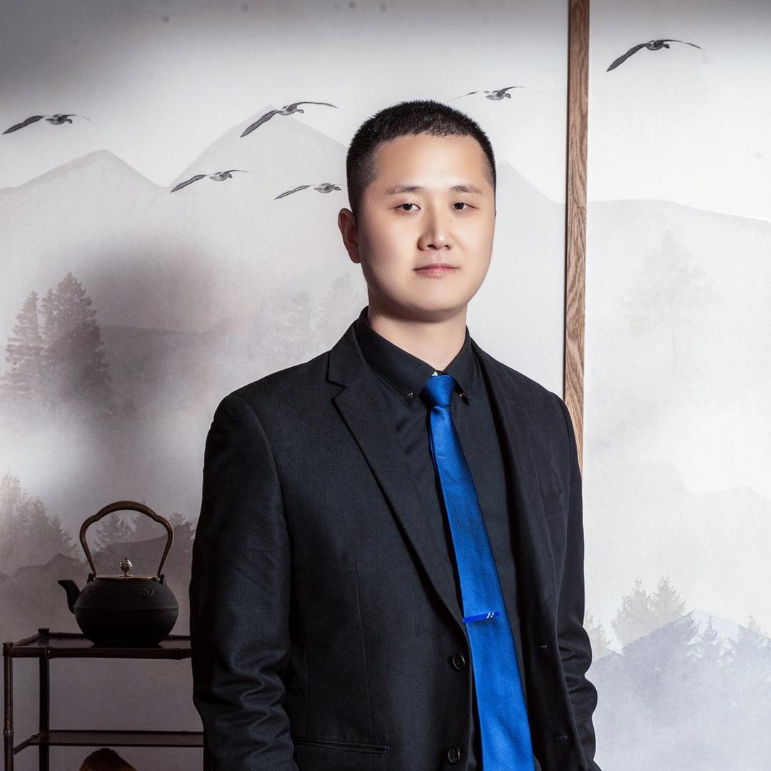 酒店服务李鹤