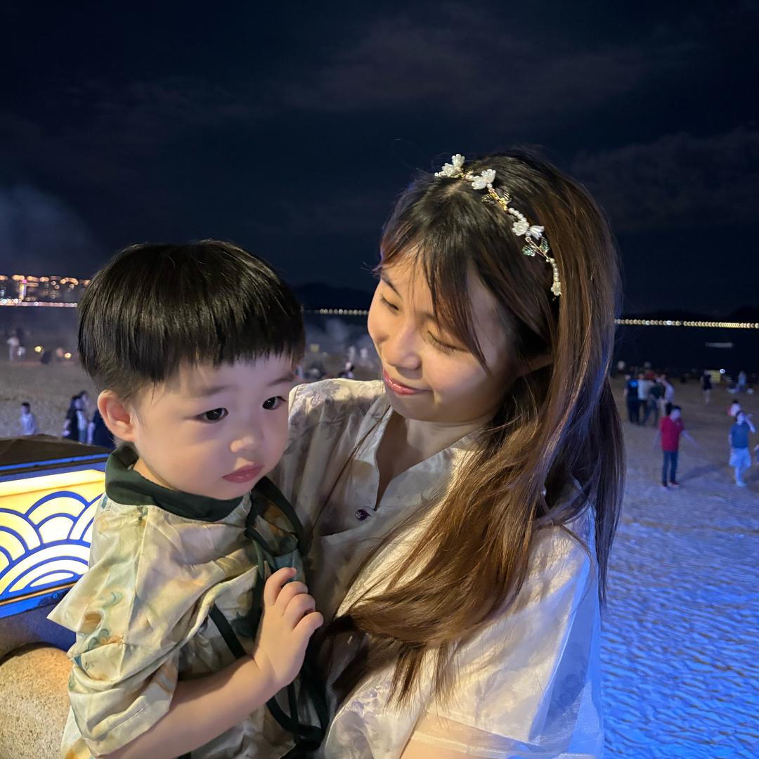 夏容（小咕噜麻麻）❤️