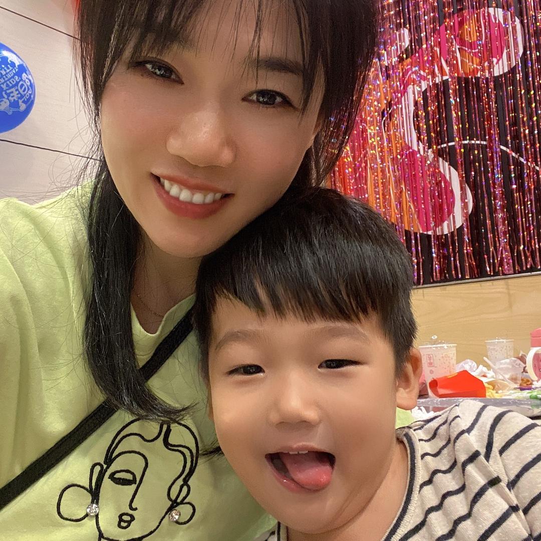杨玲玲