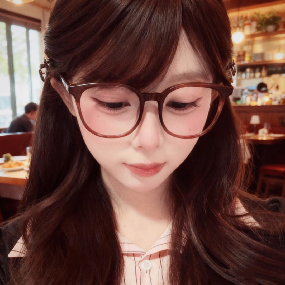 小欣.