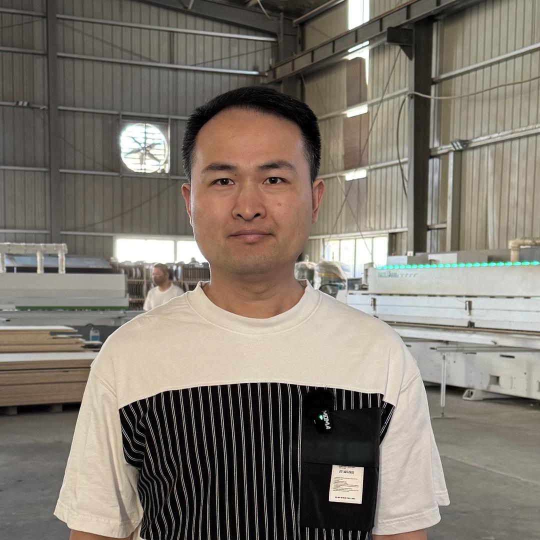 蚌埠艾莱唯全屋定制工厂乔帮主