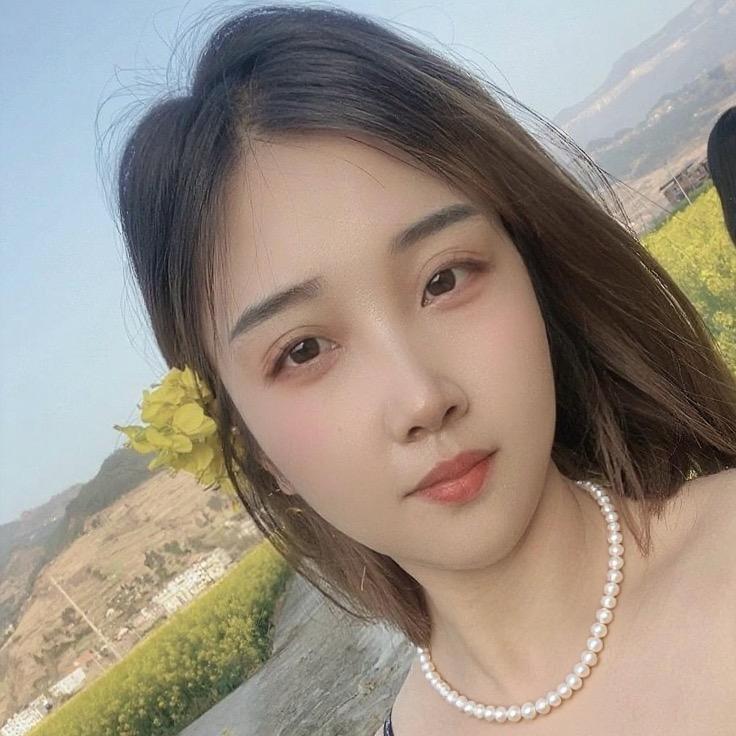 小叶  （卖石材的女孩）