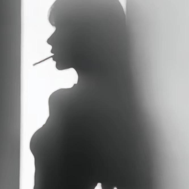 栗棠棠.