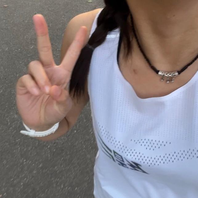 @爱跑步打球的小雪