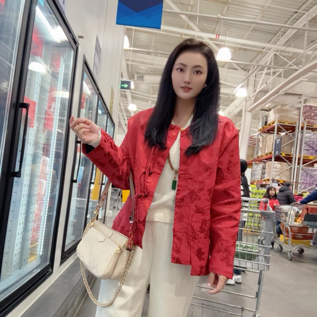 打鸡血的女汉子