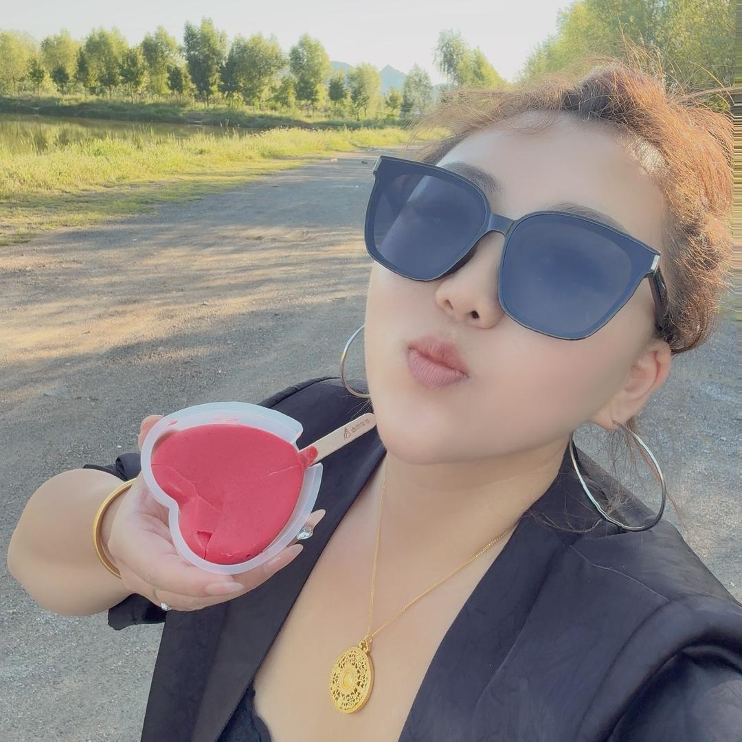 村里的姑娘