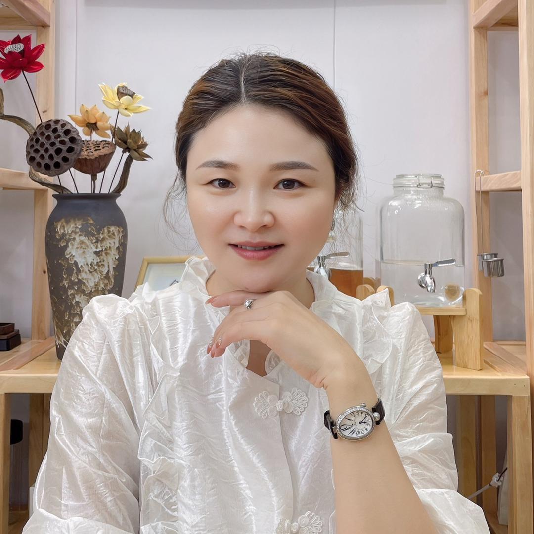 如佩皮肤管理梅姨