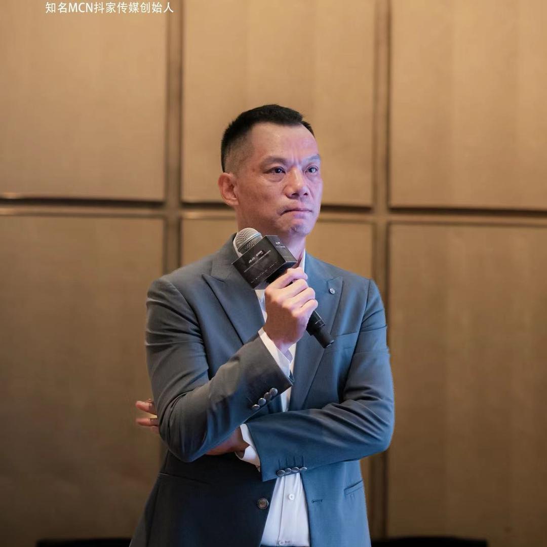 崔校长-1月5号回青酒厂参观考察@抖音