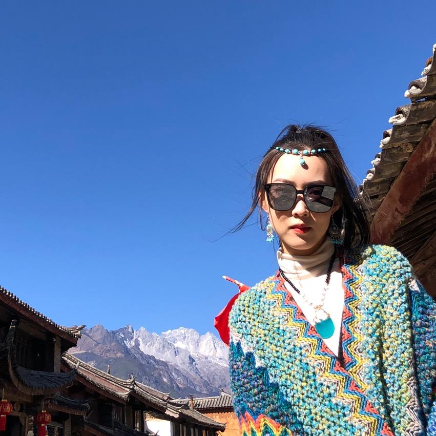 黄毛妮儿