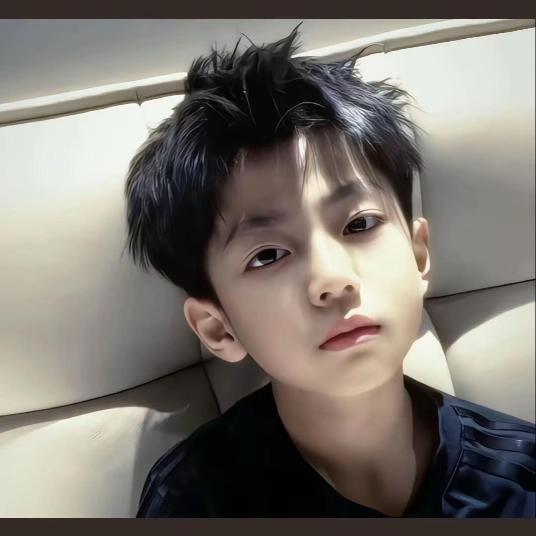 从前并不快乐🥰