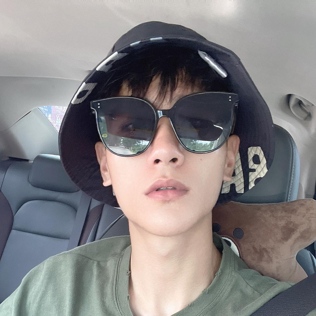 小晨来了