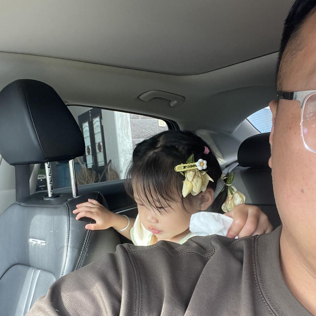 (盐城高价收二手车）恒捷二手车何金标