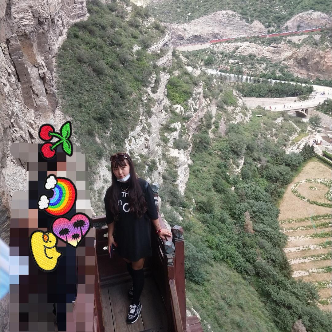 一个女人带两个孩子也挺好