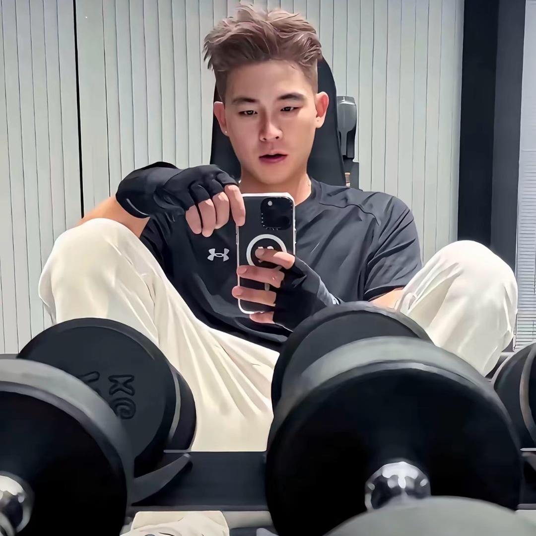 有啤酒肚的仙女🧚‍♀️