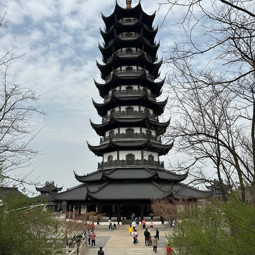 必有人从写爱情