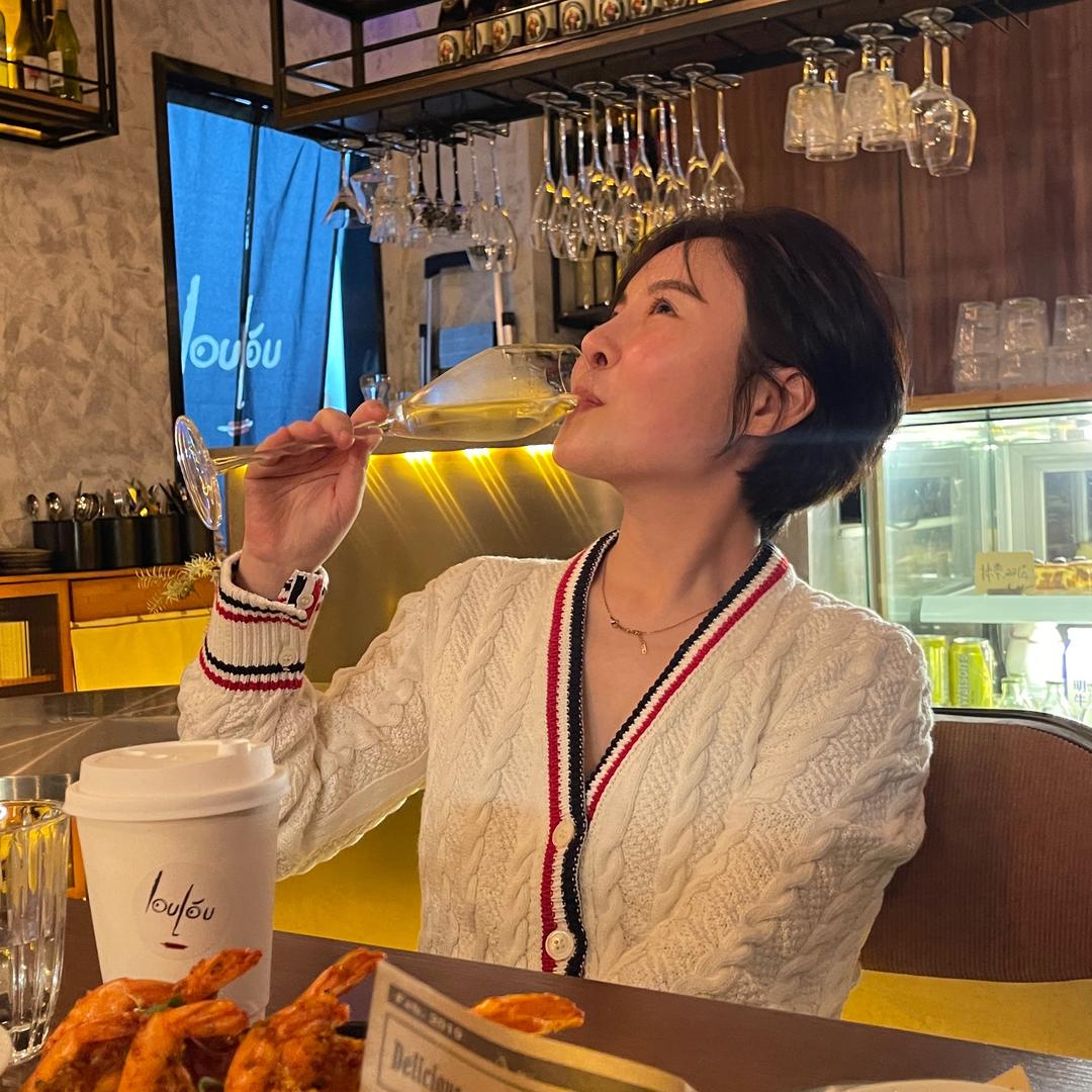 正经的小郑