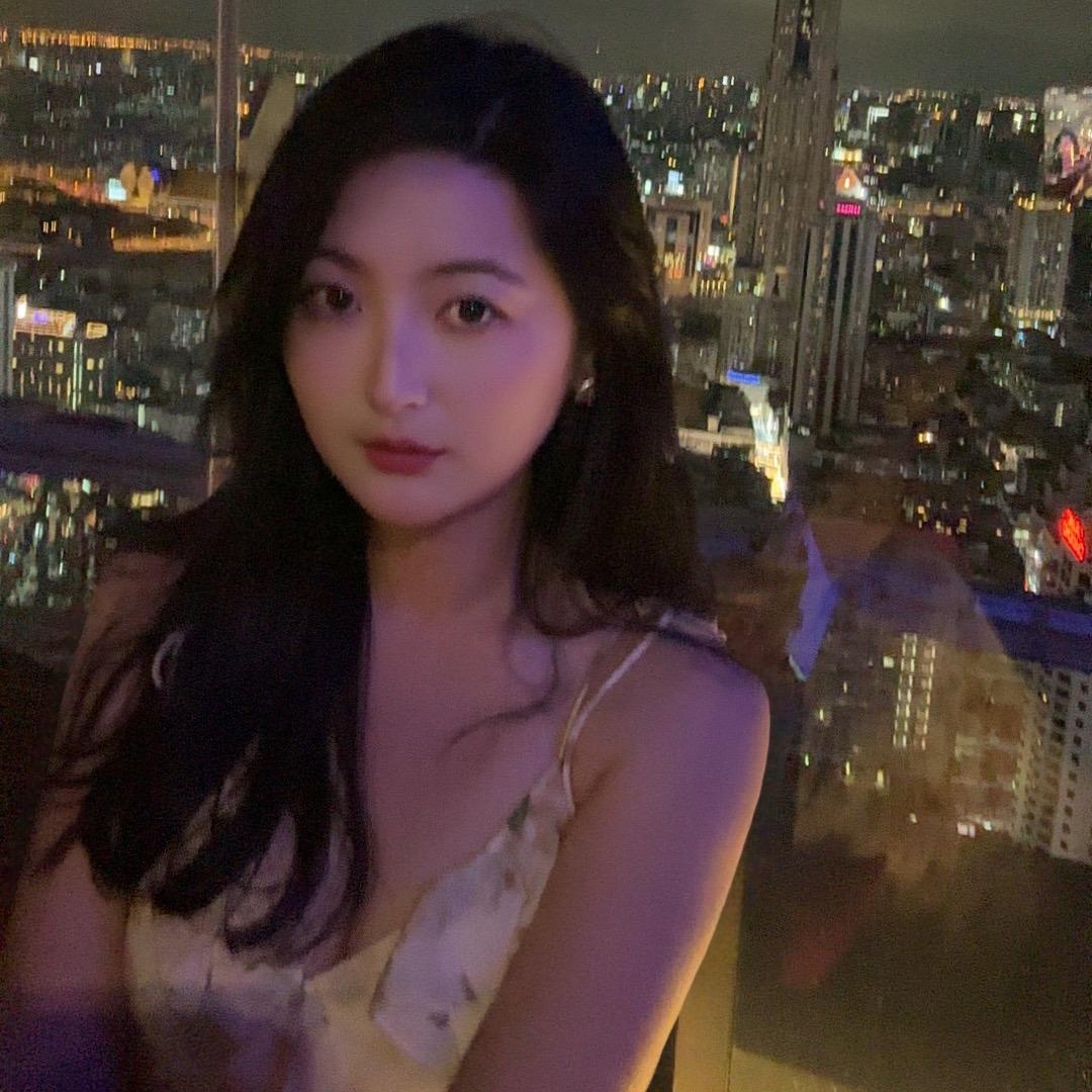 林伊伊。