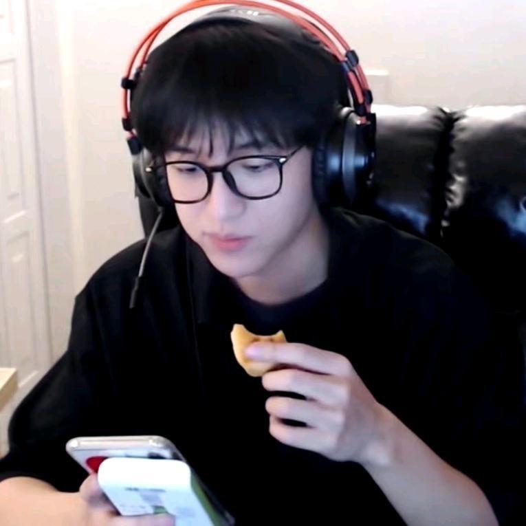 小张贴黄子