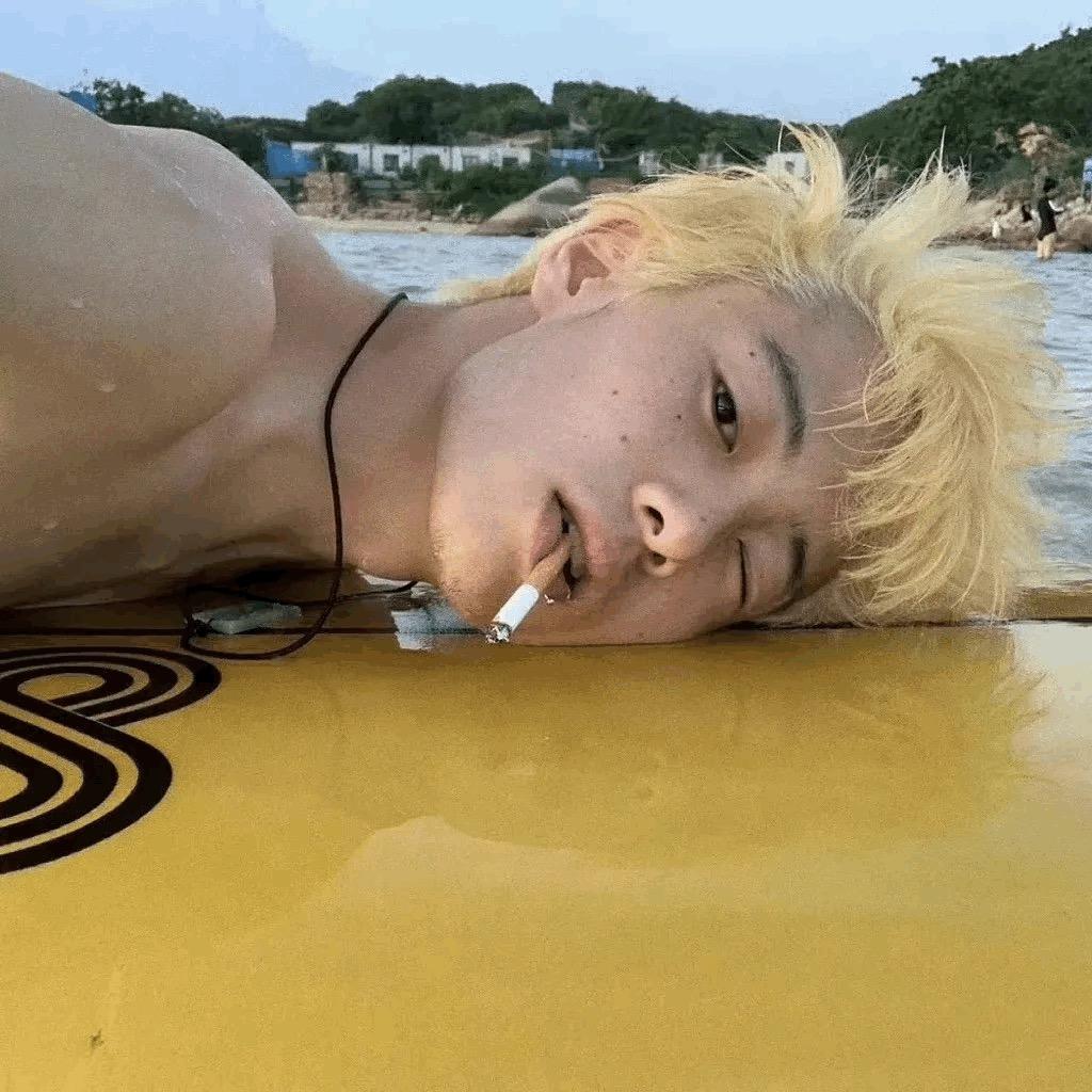 聂九罗.在看枭起青壤