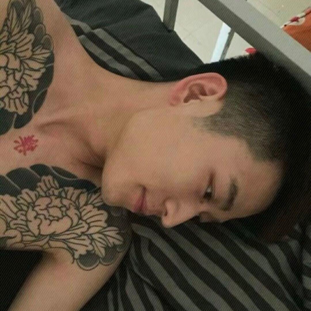 妳的脸又红了