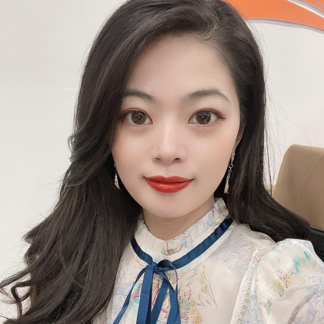 设计师露西