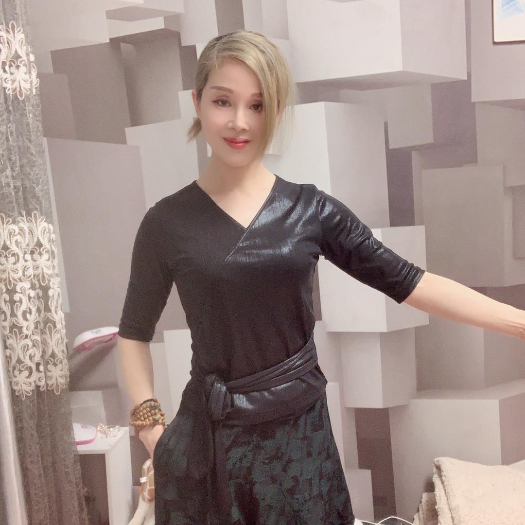 伴月女王工厂店