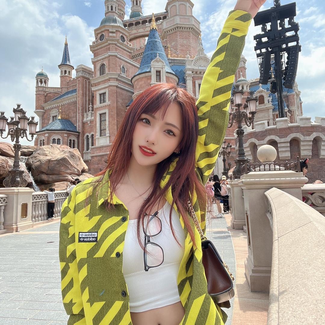 ʚ🧸ྀི Miko抱紧泰迪熊