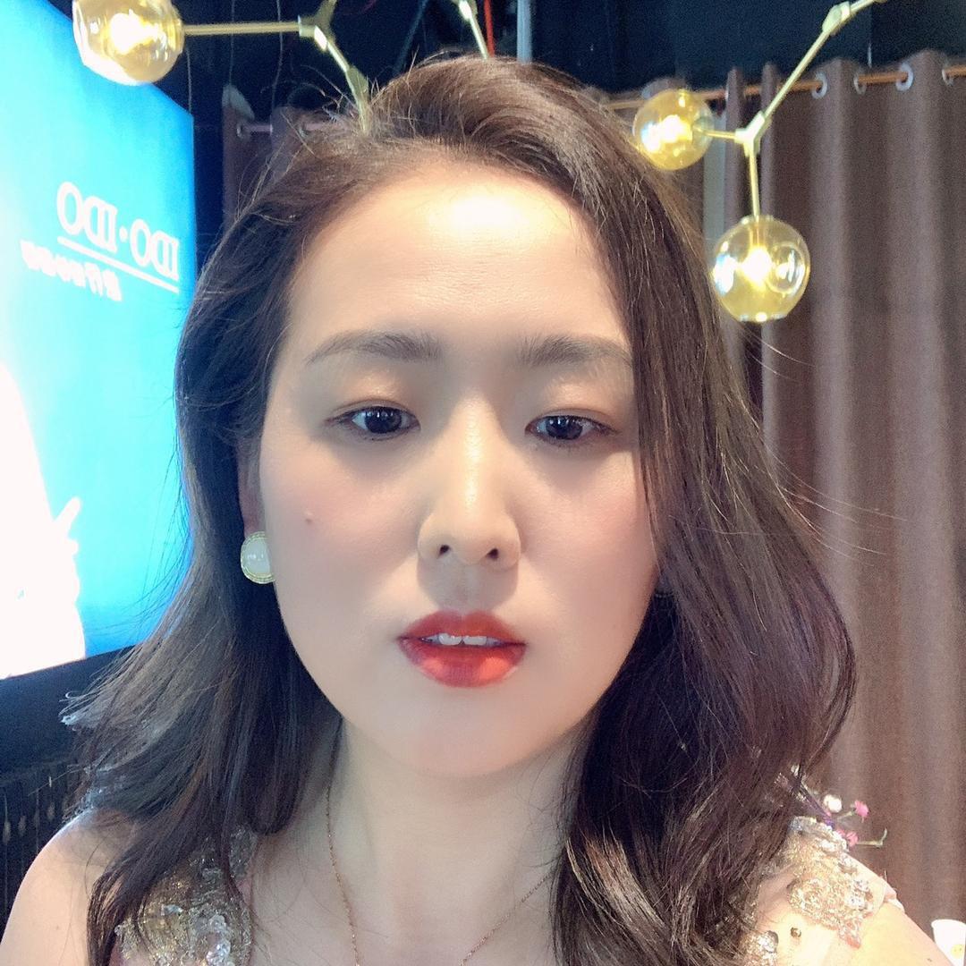 那蓝飘云