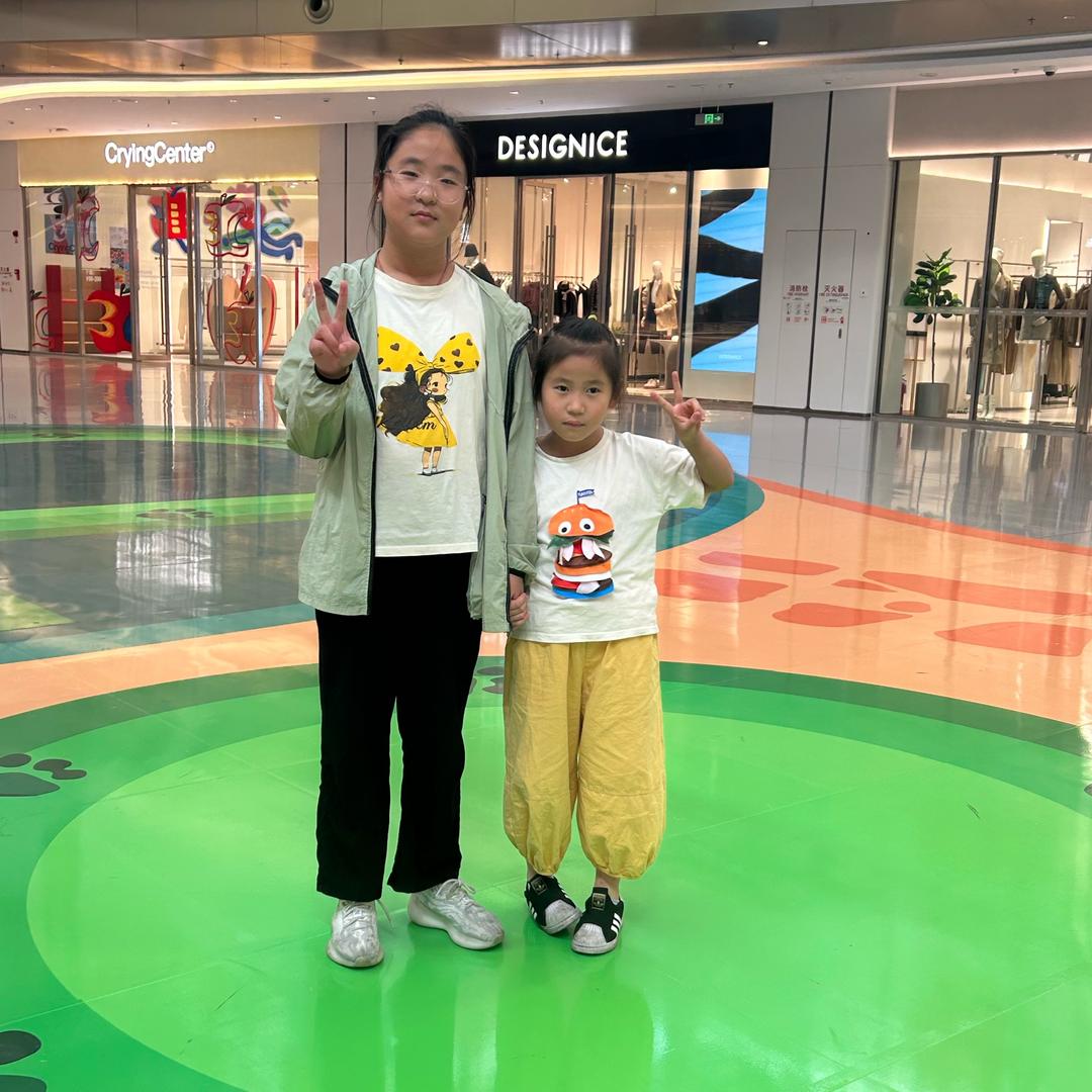 依^_^&静