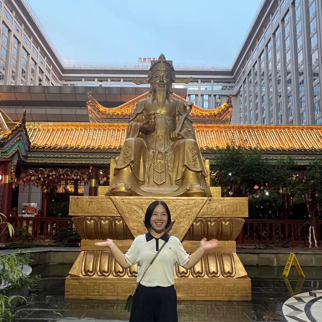 襄阳北街三十三中门口古韵汉风汉服体验馆