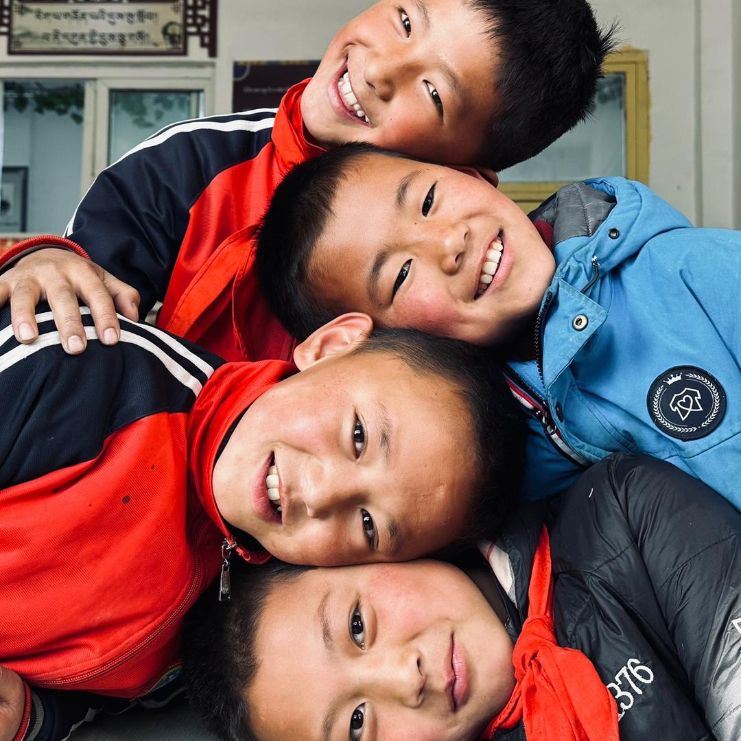 甘南藏族少年团