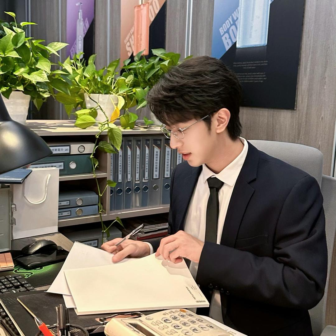 不靠谱的女青年