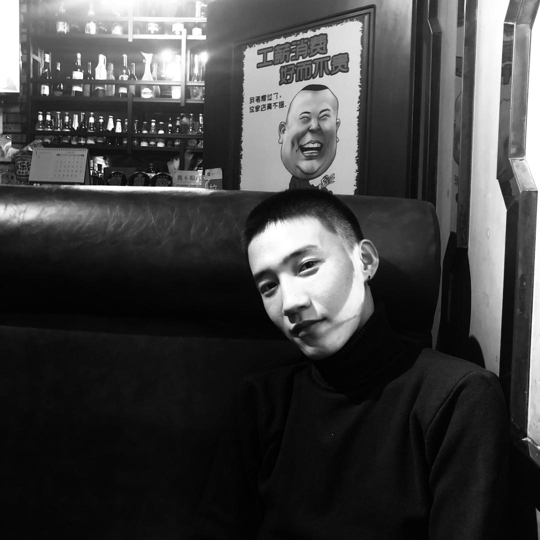 翟航