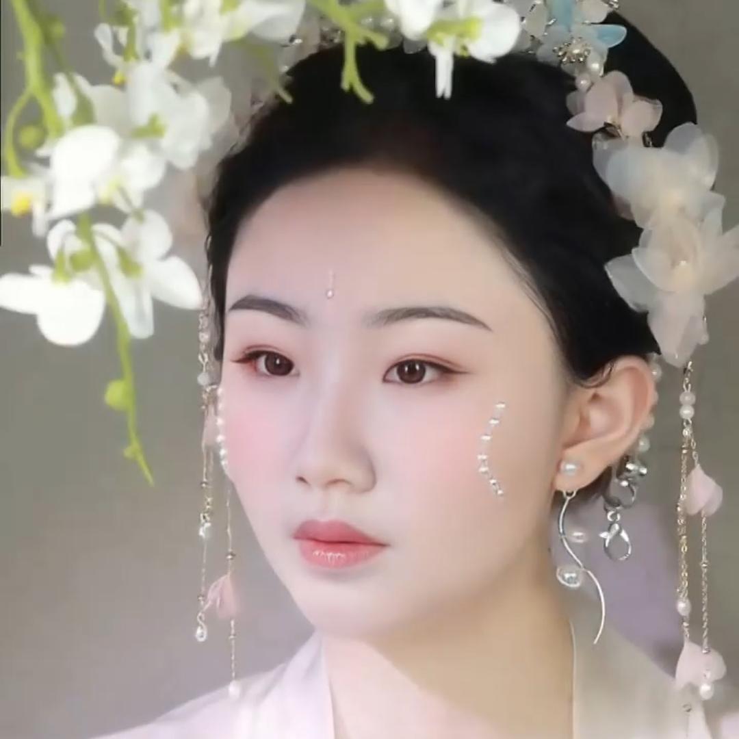 奔月常女士(连赞拉黑)