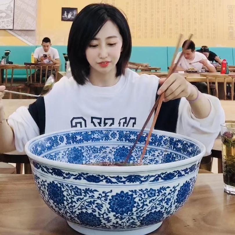 小夸夸爱吃牛肉面