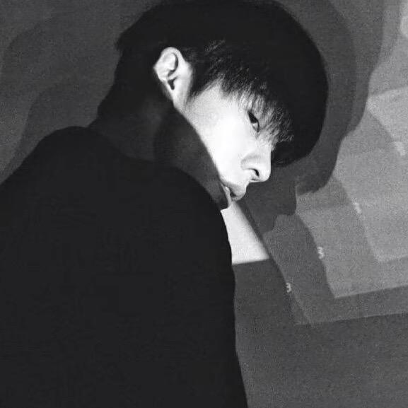 会潜水的兔子🐰