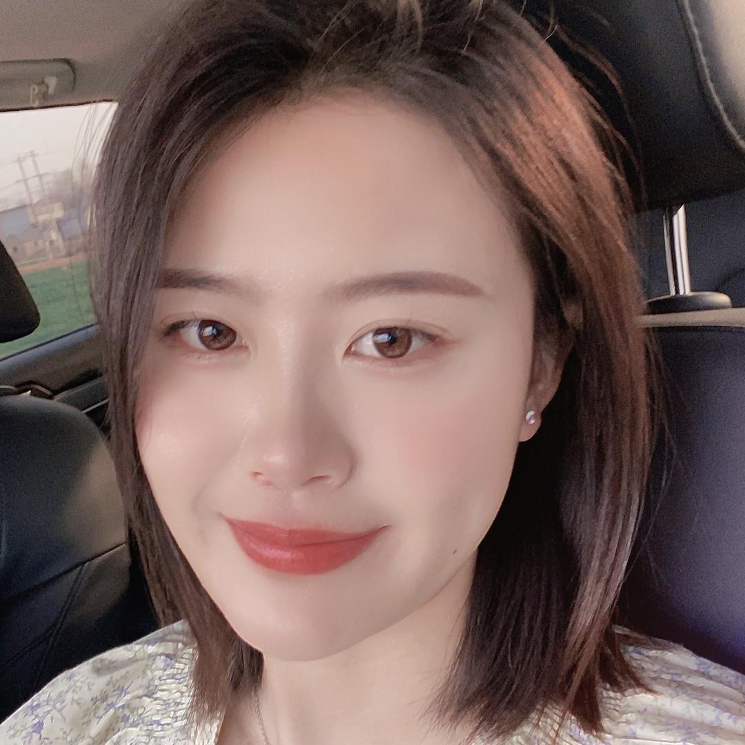 薛城米淇冰品-老板娘