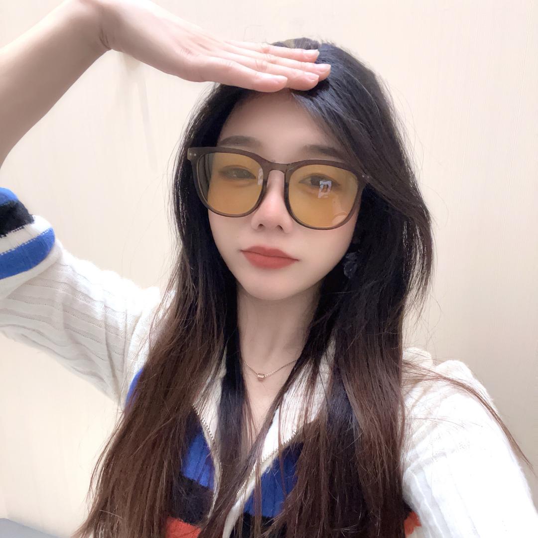 桐桐.